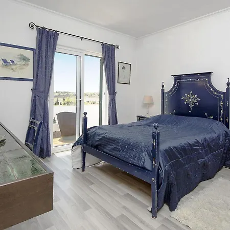 Villa Lgs32v3 Moradia De Grande Conforto Lagos